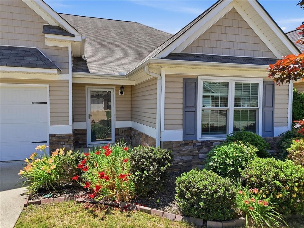 3 bedroom, 2 bathroom, 1,928 sq ft single family residence under contract at 536 Gardenview Road, Canton, GA 30114 — photo 5