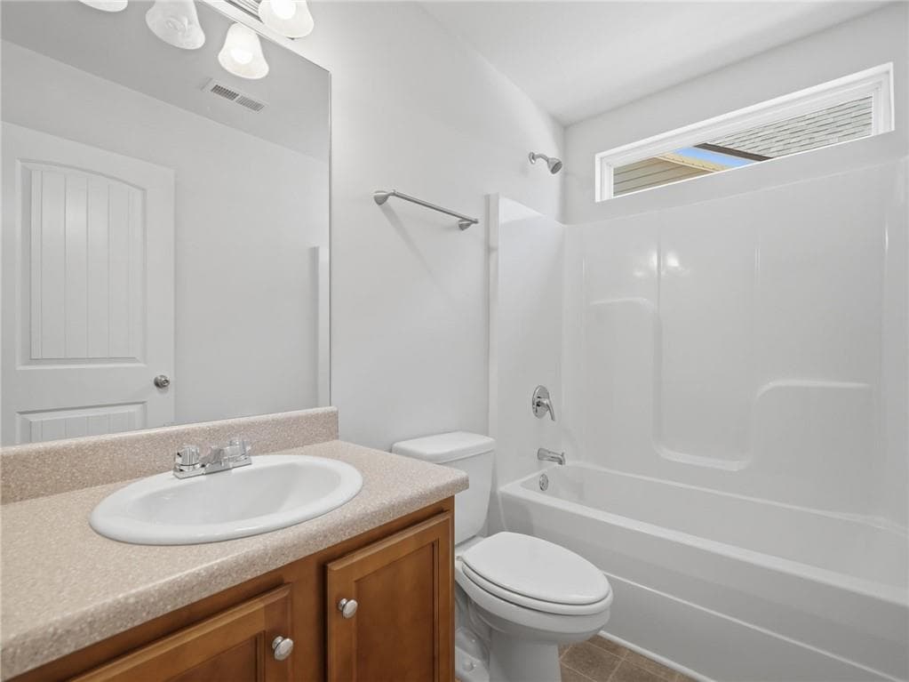 3 bedroom, 2 bathroom, 1,928 sq ft single family residence under contract at 536 Gardenview Road, Canton, GA 30114 — photo 9