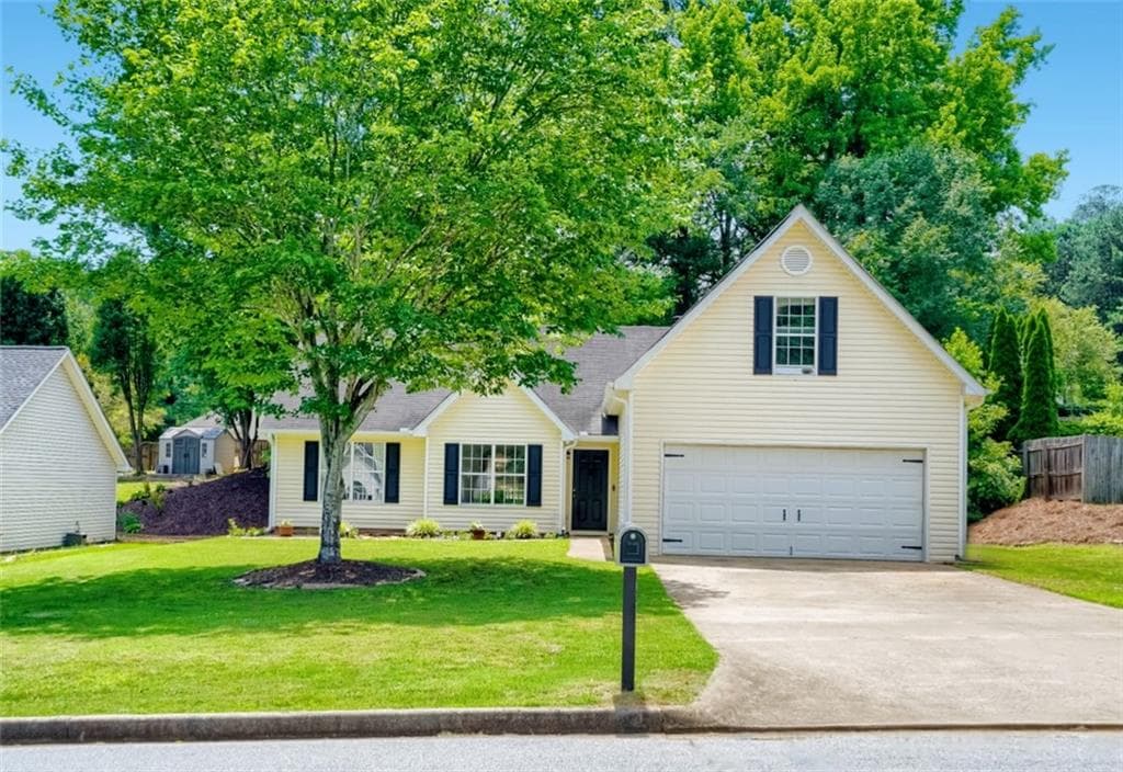 3 bedroom, 2 bathroom, 1,658 sq ft single family residence for sale at 633 Effie Drive, Lawrenceville, GA 30045