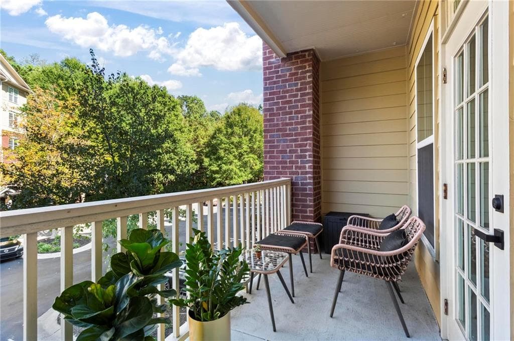 2 bedroom, 2 bathroom, 1,195 sq ft condominium for sale at 3150 Woodwalk Drive 2206, Atlanta, GA 30339 — photo 2