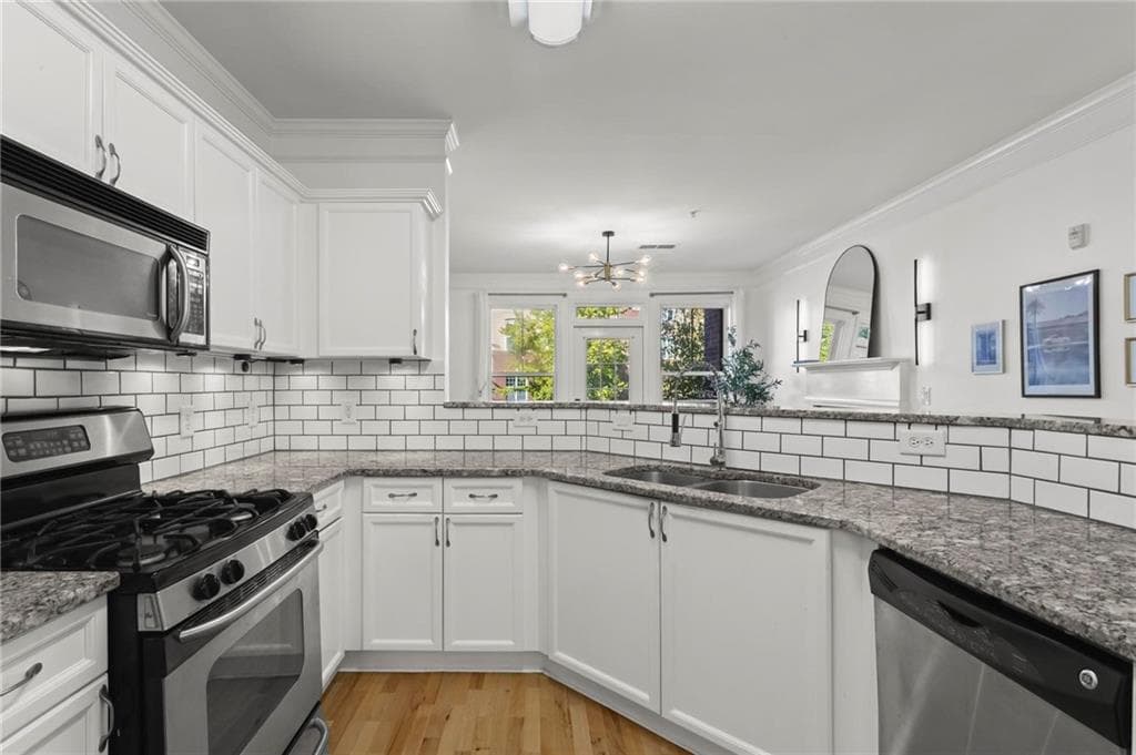 2 bedroom, 2 bathroom, 1,195 sq ft condominium for sale at 3150 Woodwalk Drive 2206, Atlanta, GA 30339 — photo 6
