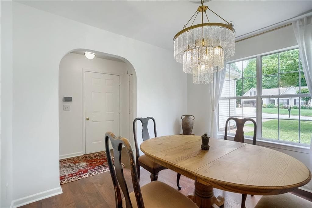3 bedroom, 2 bathroom, 1,658 sq ft single family residence for sale at 633 Effie Drive, Lawrenceville, GA 30045 — photo 3