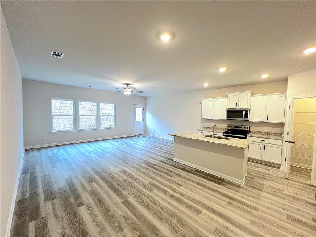 3 bedroom, 3 bathroom, 1,740 sq ft townhouse for rent at 4113 Oakwood Ter Court, Oakwood, GA 30566 for $1,800 a month — photo 7