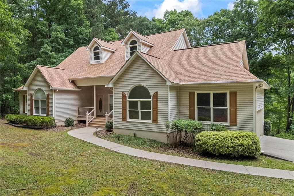 3 bedroom, 3 bathroom, 4,114 sq ft single family residence for sale at 2256 Shadow Wood Drive, Monroe, GA 30656 — photo 2