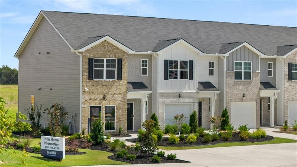 3 bedroom, 3 bathroom, 1,425 sq ft townhouse sold at 200 Kenmore Circle, Perry, GA 31069