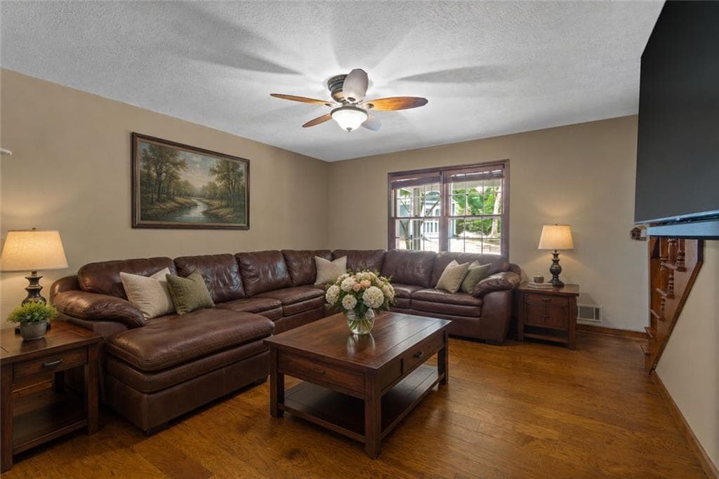 3 bedroom, 2 bathroom, 1,280 sq ft single family residence for sale at 35 Pruitt Road, Alpharetta, GA 30004 — photo 4