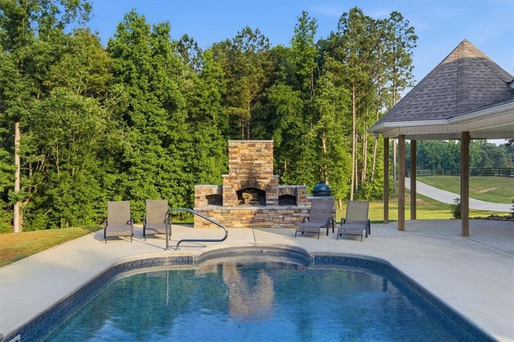 4 bedroom, 2 bathroom, 1,691 sq ft single family residence for sale at 1950 E Church Road, Buchanan, GA 30113 — photo 10