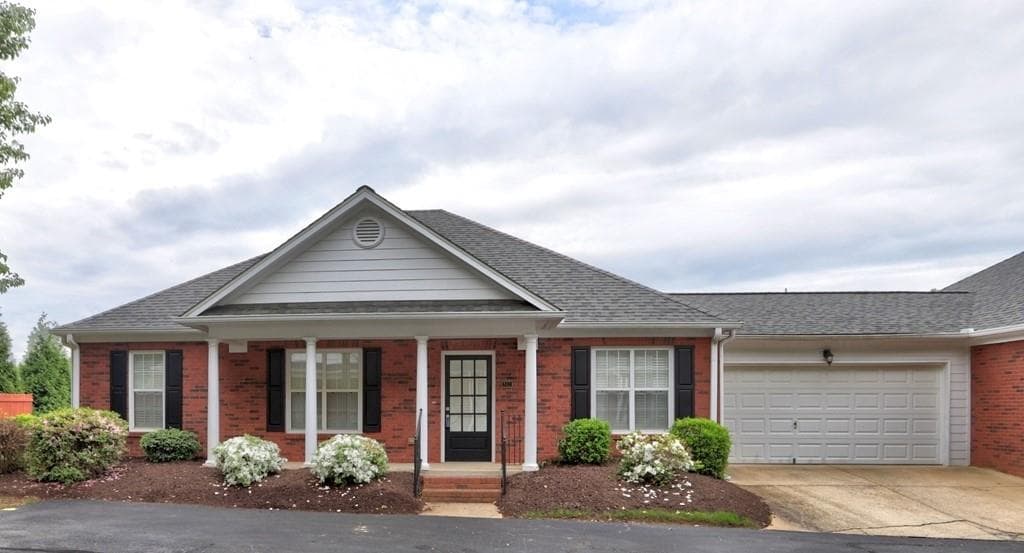 512 Courtyard Way, Woodstock, GA 30189 — most recent listing photo