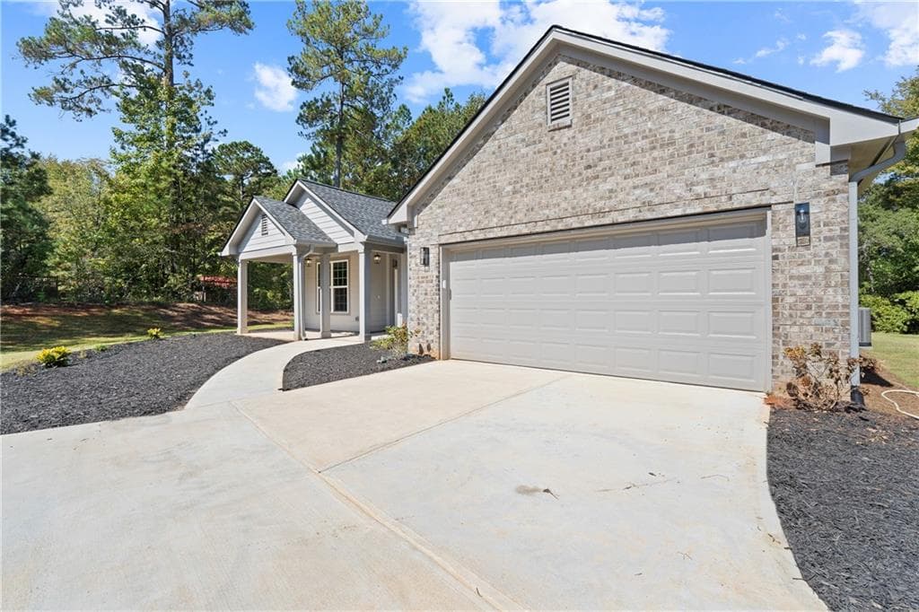 4 bedroom, 3 bathroom, 1,894 sq ft single family residence for sale at 4477 Rivercliff Way, Gray, GA 31032 — photo 4