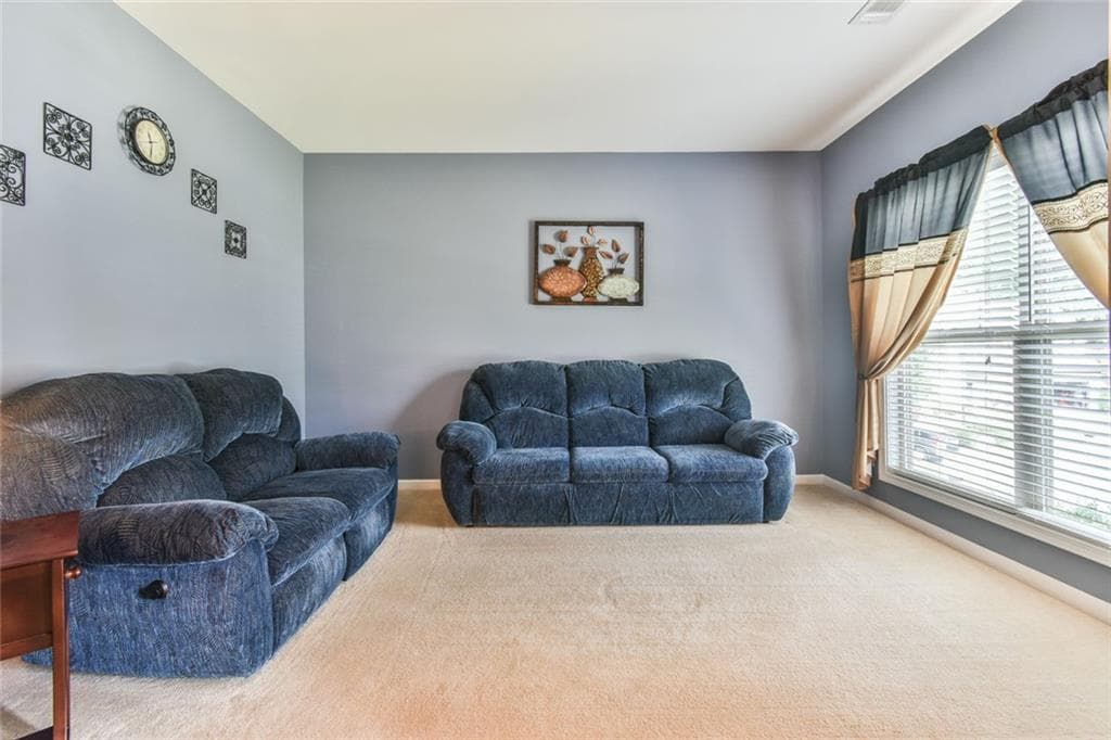 5 bedroom, 3 bathroom, 4,382 sq ft single family residence under contract at 1535 Starlight Drive, Cumming, GA 30040 — photo 6