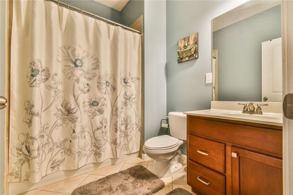 5 bedroom, 3 bathroom, 4,382 sq ft single family residence under contract at 1535 Starlight Drive, Cumming, GA 30040 — photo 10