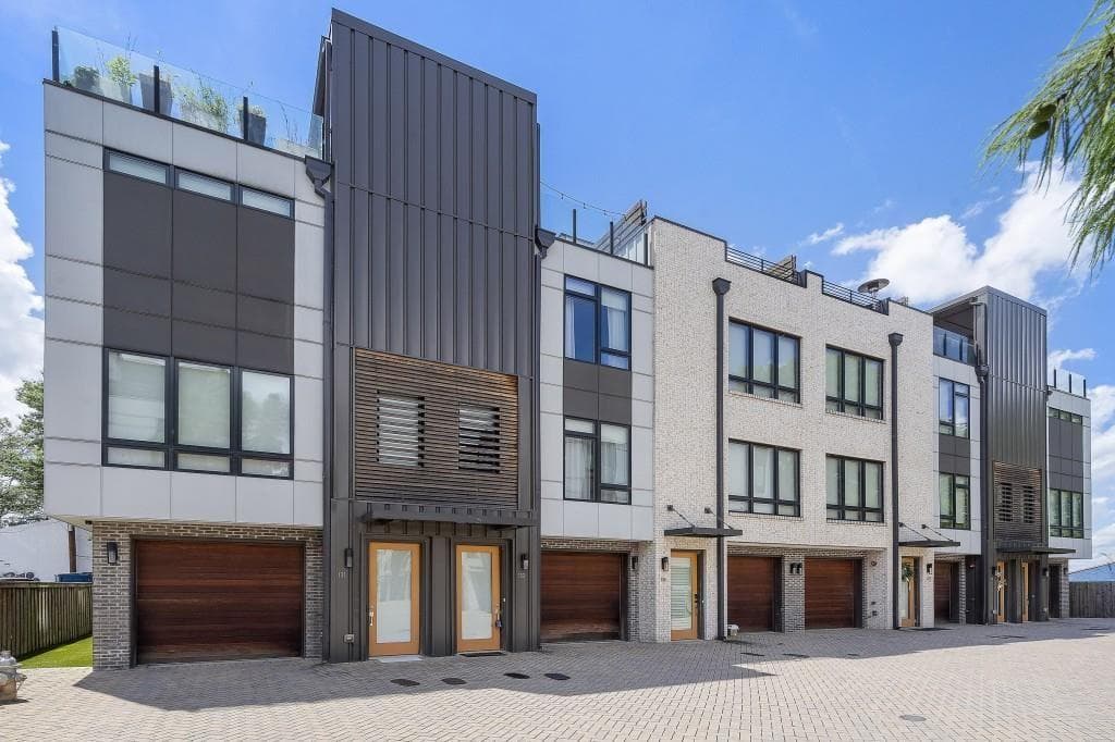 3 bedroom, 4 bathroom, 1,751 sq ft townhouse for sale at 133 City View Court, Atlanta, GA 30308 — photo 1 of 33