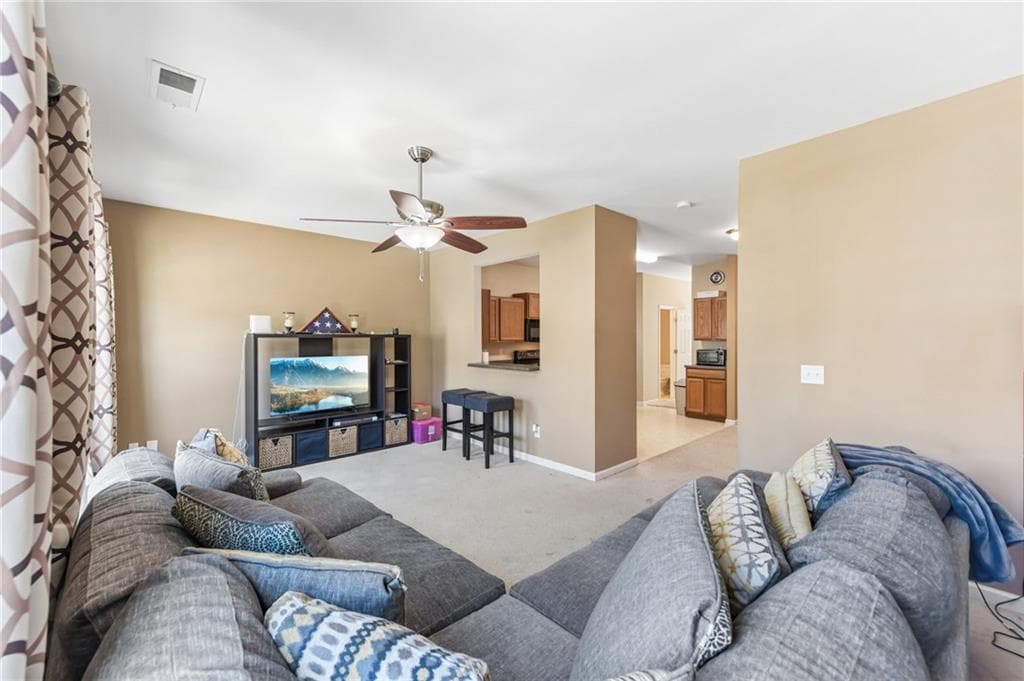 4 bedroom, 4 bathroom, 2,069 sq ft townhouse under contract at 6383 Redan Square, Lithonia, GA 30058 — photo 6