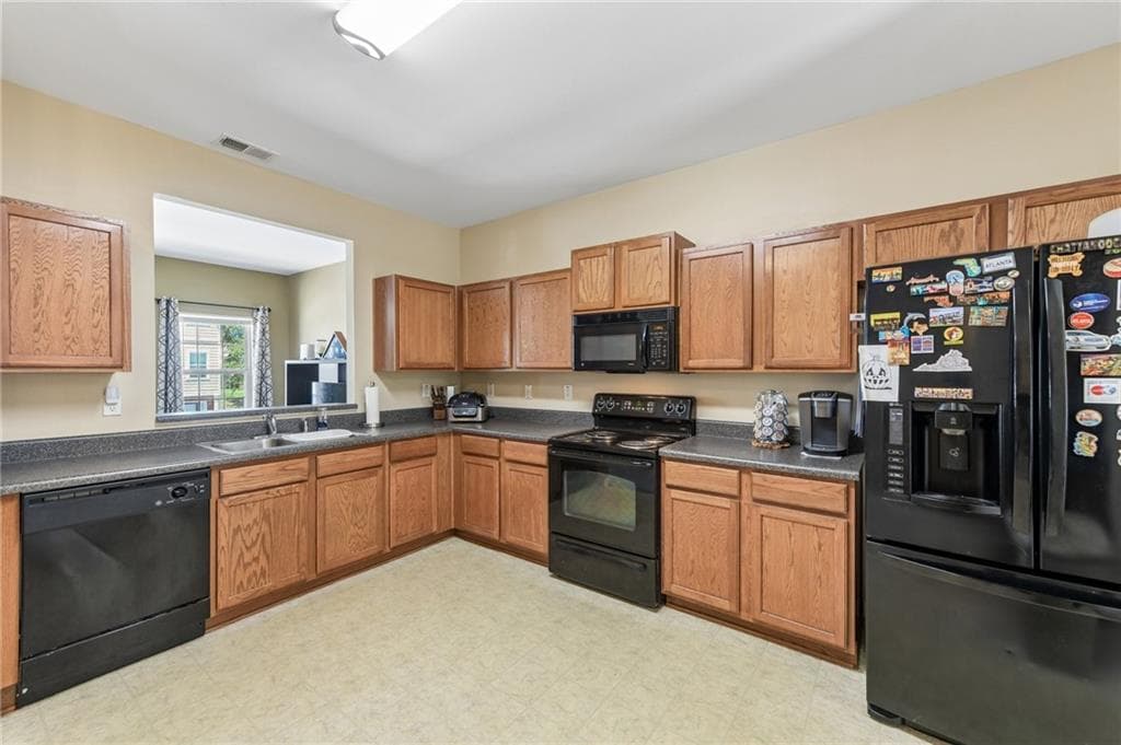 4 bedroom, 4 bathroom, 2,069 sq ft townhouse under contract at 6383 Redan Square, Lithonia, GA 30058 — photo 7