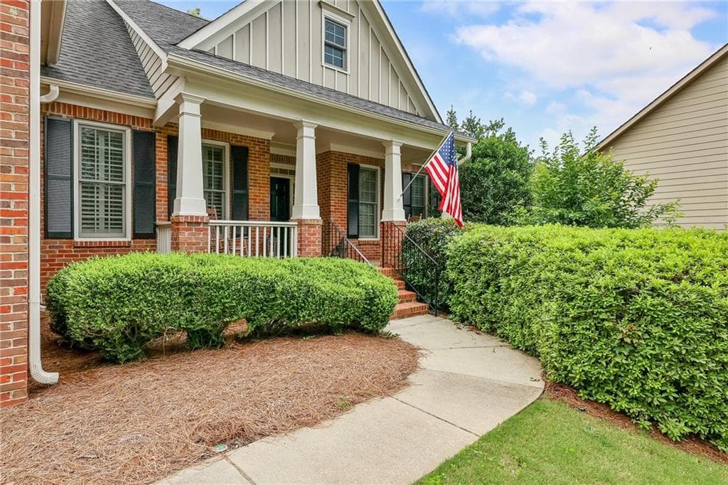 5 bedroom, 4 bathroom, 4,324 sq ft single family residence for sale at 6910 Hampton Creek Drive, Cumming, GA 30041 — photo 6