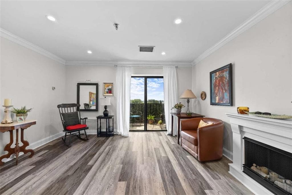 1 bedroom, 1 bathroom, 760 sq ft condominium for sale at 300 Johnson Ferry Road B812, Atlanta, GA 30328 — photo 3