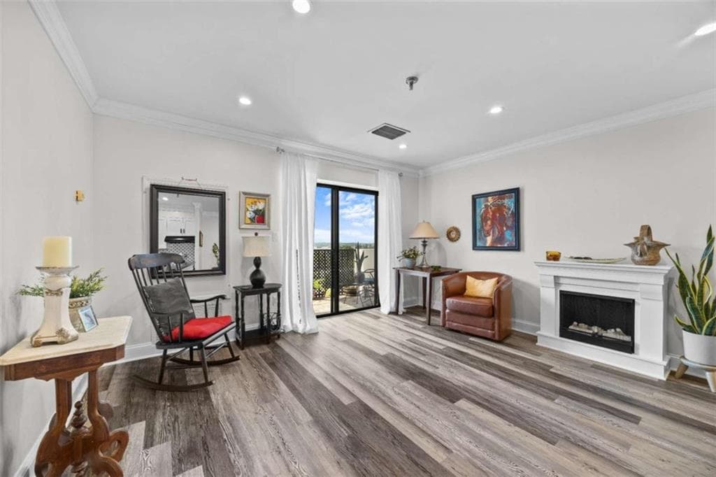 1 bedroom, 1 bathroom, 760 sq ft condominium for sale at 300 Johnson Ferry Road B812, Atlanta, GA 30328 — photo 7