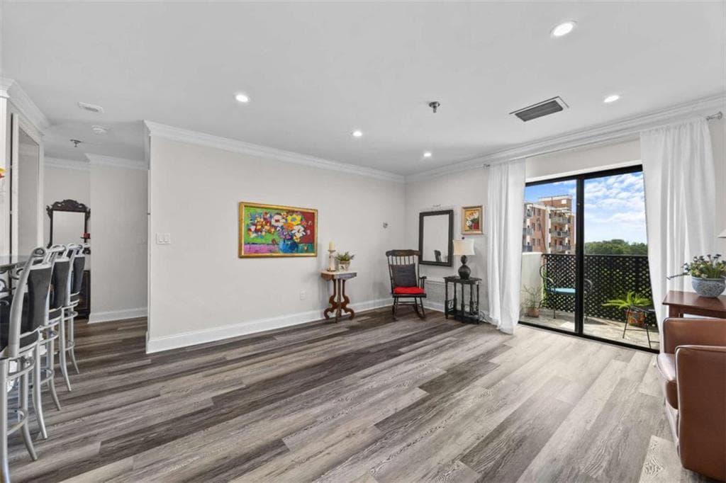 1 bedroom, 1 bathroom, 760 sq ft condominium for sale at 300 Johnson Ferry Road B812, Atlanta, GA 30328 — photo 8