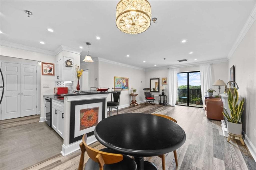 1 bedroom, 1 bathroom, 760 sq ft condominium for sale at 300 Johnson Ferry Road B812, Atlanta, GA 30328 — photo 9