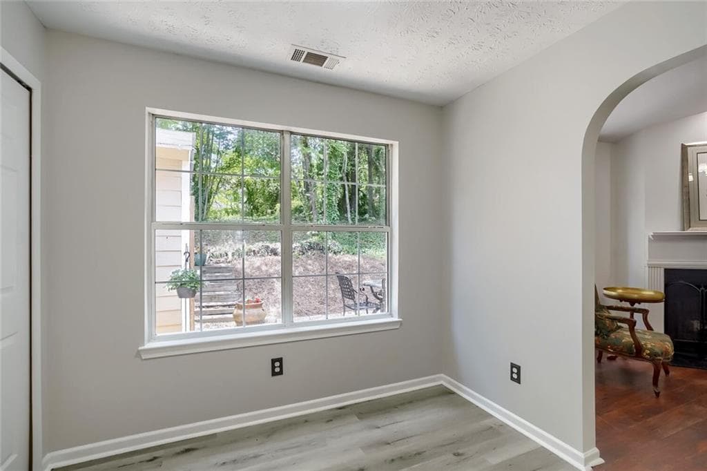 3 bedroom, 2 bathroom, 1,658 sq ft single family residence for sale at 633 Effie Drive, Lawrenceville, GA 30045 — photo 7
