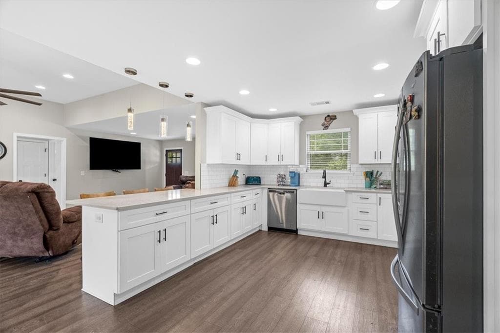 4 bedroom, 2 bathroom, 2,011 sq ft single family residence for sale at 407 Beamer Road, Calhoun, GA 30701 — photo 10