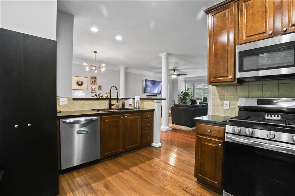 2 bedroom, 3 bathroom, 1,606 sq ft townhouse for sale at 1112 Park Row S, Atlanta, GA 30312 — photo 8
