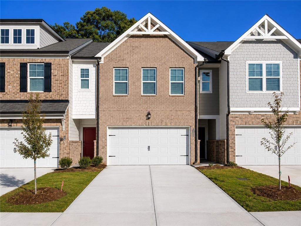 3 bedroom, 3 bathroom, 1,695 sq ft townhouse under contract at 604 Gunnin Way LOT 33, Mcdonough, GA 30253