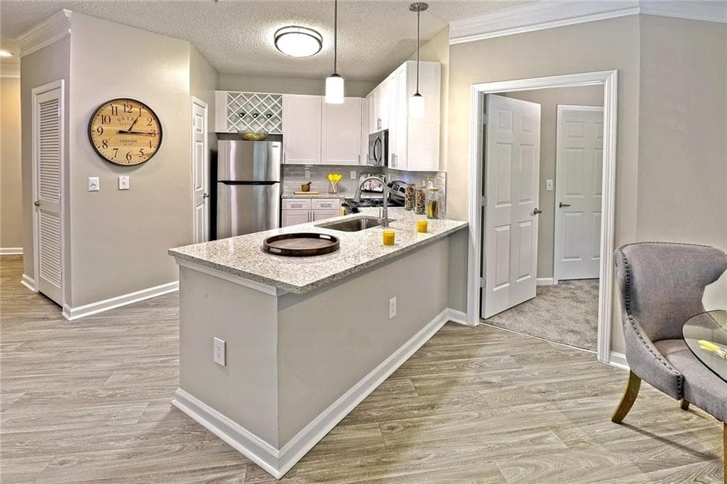 1 bedroom, 1 bathroom, 872 sq ft apartment for rent at 6210 Peachtree Dunwoody Road 0459, Sandy Springs, GA 30328 for $1,585 a month — photo 2