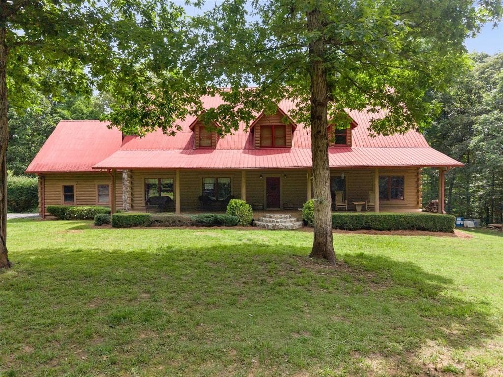 3 bedroom, 3 bathroom, 2,160 sq ft single family residence for sale at 6776 H Abercrombie Road, Murrayville, GA 30564 — photo 2
