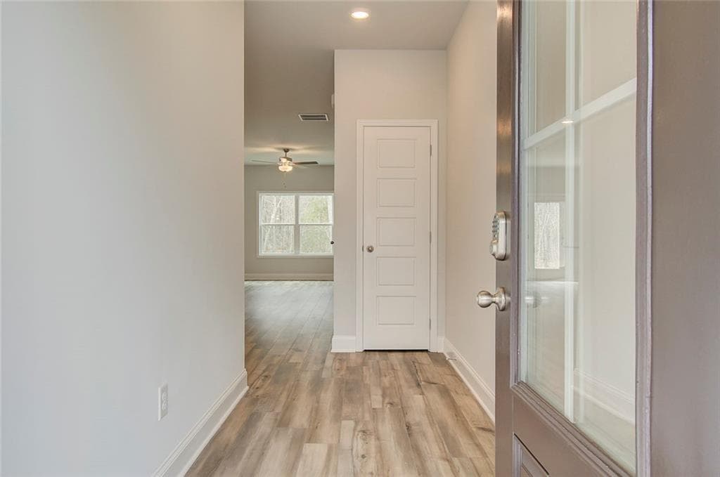 3 bedroom, 3 bathroom, 2,016 sq ft single family residence under contract at 3770 Ivy Cottage Drive, Snellville, GA 30039 — photo 2