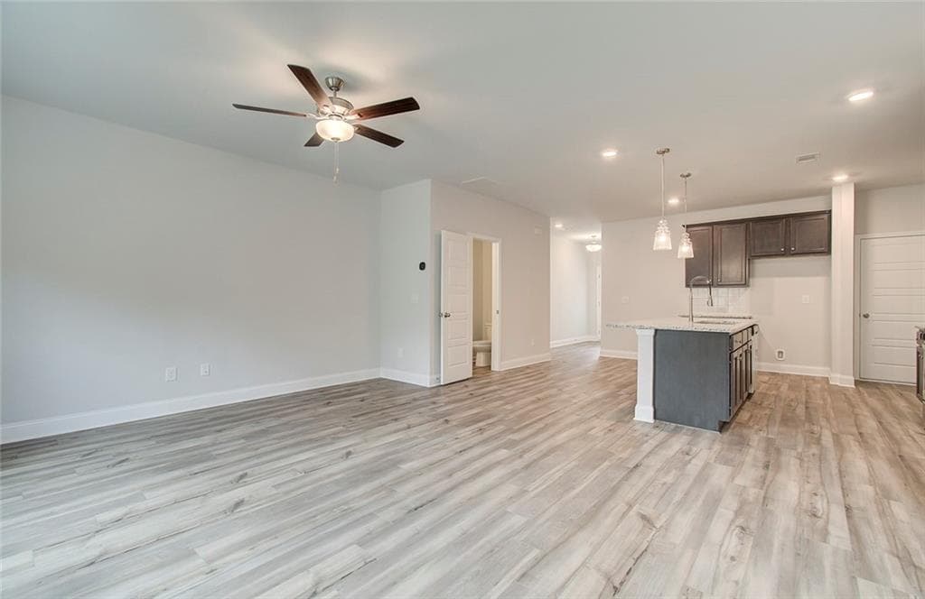 3 bedroom, 3 bathroom, 2,016 sq ft single family residence under contract at 3770 Ivy Cottage Drive, Snellville, GA 30039 — photo 10