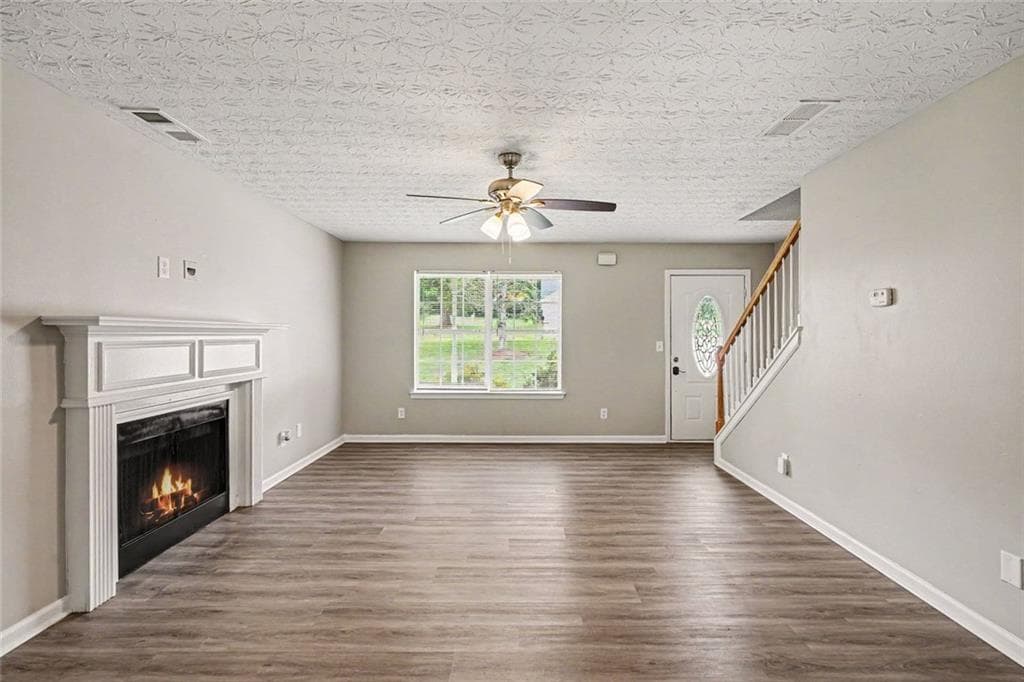 3 bedroom, 3 bathroom, 1,724 sq ft single family residence for sale at 35 Arnold Way, Covington, GA 30016 — photo 3