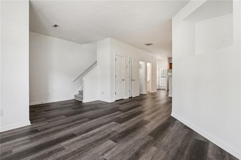3 bedroom, 3 bathroom, 1,620 sq ft townhouse for sale at 5305 Oakley Commons Boulevard, Union City, GA 30291 — photo 8