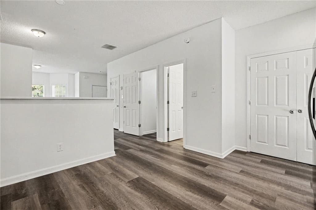 3 bedroom, 3 bathroom, 1,620 sq ft townhouse for sale at 5305 Oakley Commons Boulevard, Union City, GA 30291 — photo 9