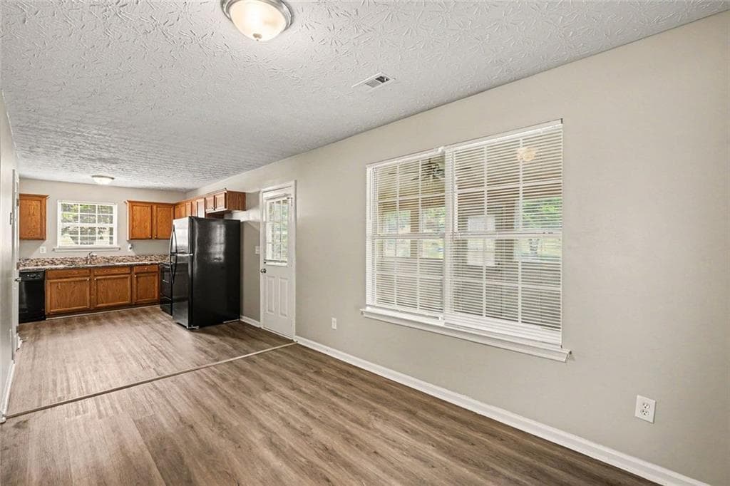 3 bedroom, 3 bathroom, 1,724 sq ft single family residence for sale at 35 Arnold Way, Covington, GA 30016 — photo 6