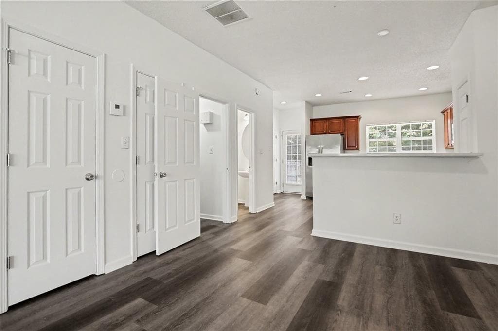 3 bedroom, 3 bathroom, 1,620 sq ft townhouse for sale at 5305 Oakley Commons Boulevard, Union City, GA 30291 — photo 10