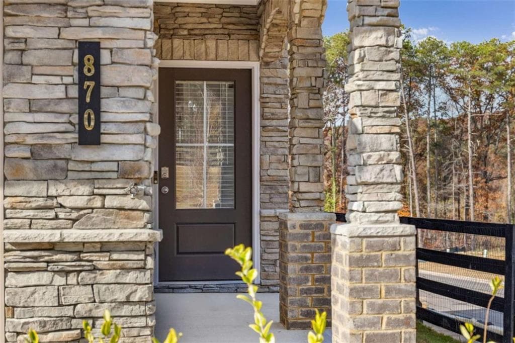 3 bedroom, 3 bathroom, 1,993 sq ft townhouse under contract at 3550 Birdstone Drive, Decatur, GA 30032 — photo 2