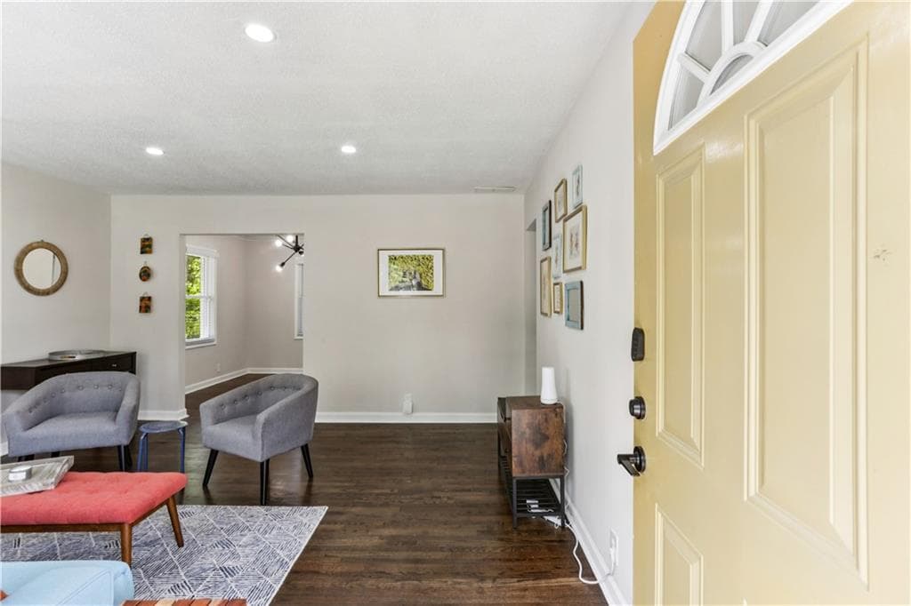 3 bedroom, 2 bathroom, 1,134 sq ft single family residence under contract at 1767 Lynn Lane, Decatur, GA 30032 — photo 2