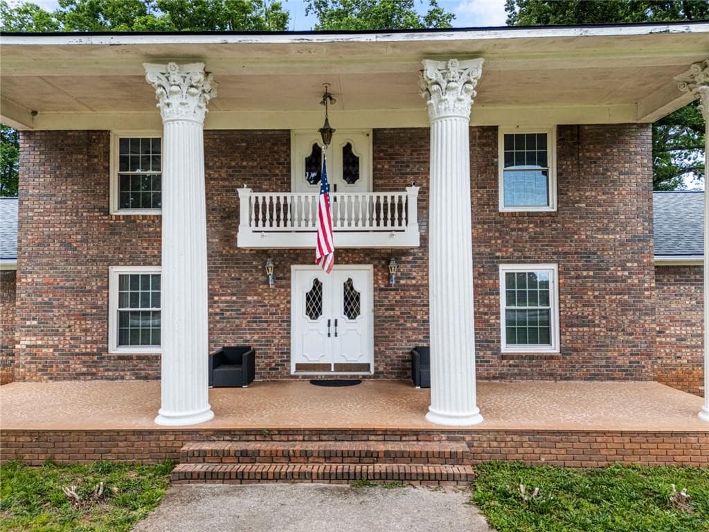 4 bedroom, 3 bathroom, 2,778 sq ft single family residence for sale at 451 Toms Creek Road, Martin, GA 30557 — photo 3