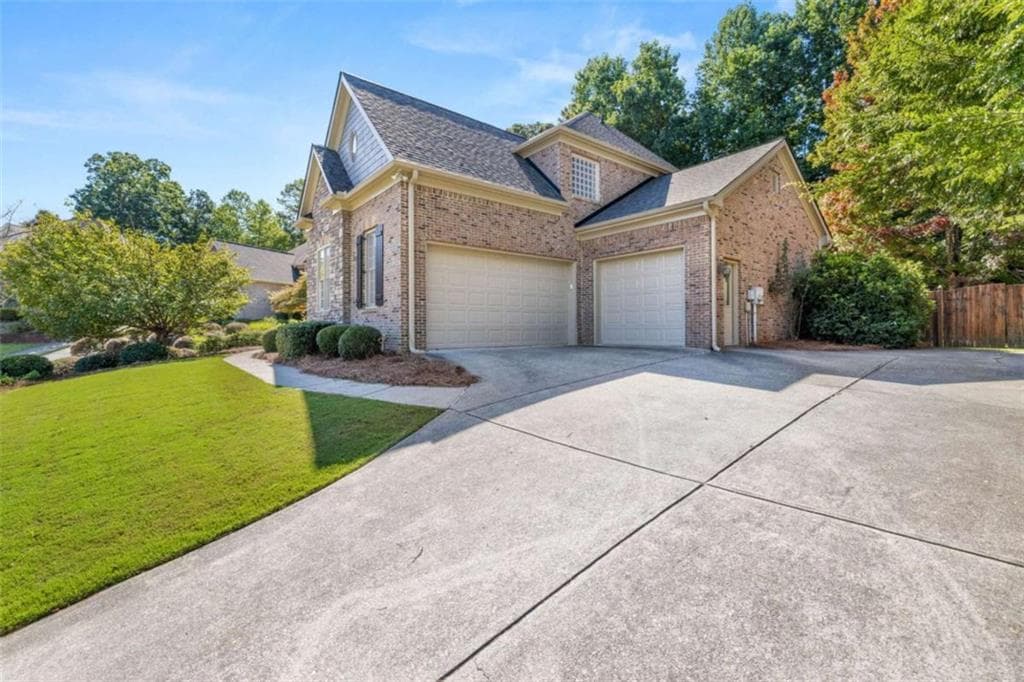 5 bedroom, 4 bathroom, 6,068 sq ft single family residence for rent at 1475 Boomer Circle, Suwanee, GA 30024 for $4,750 a month — photo 6