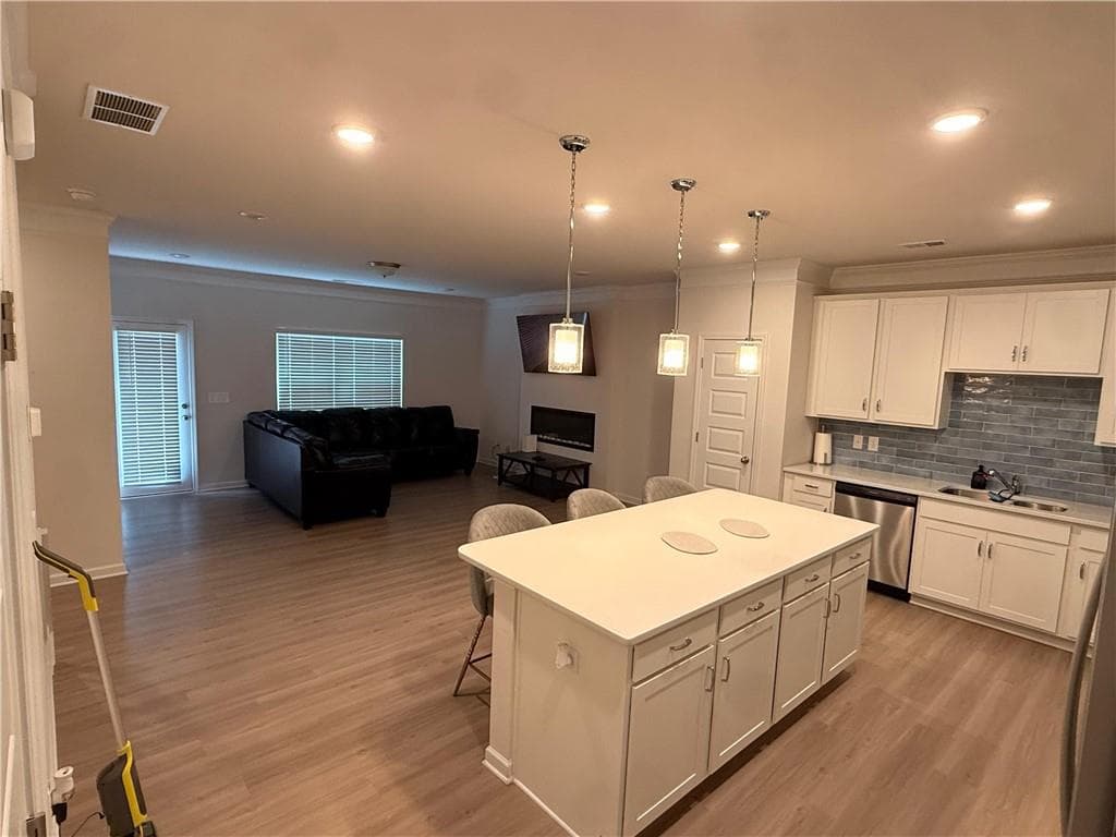3 bedroom, 3 bathroom, 1,976 sq ft townhouse for rent at 3587 Fairhaven Drive, Powder Springs, GA 30127 for $2,500 a month — photo 6
