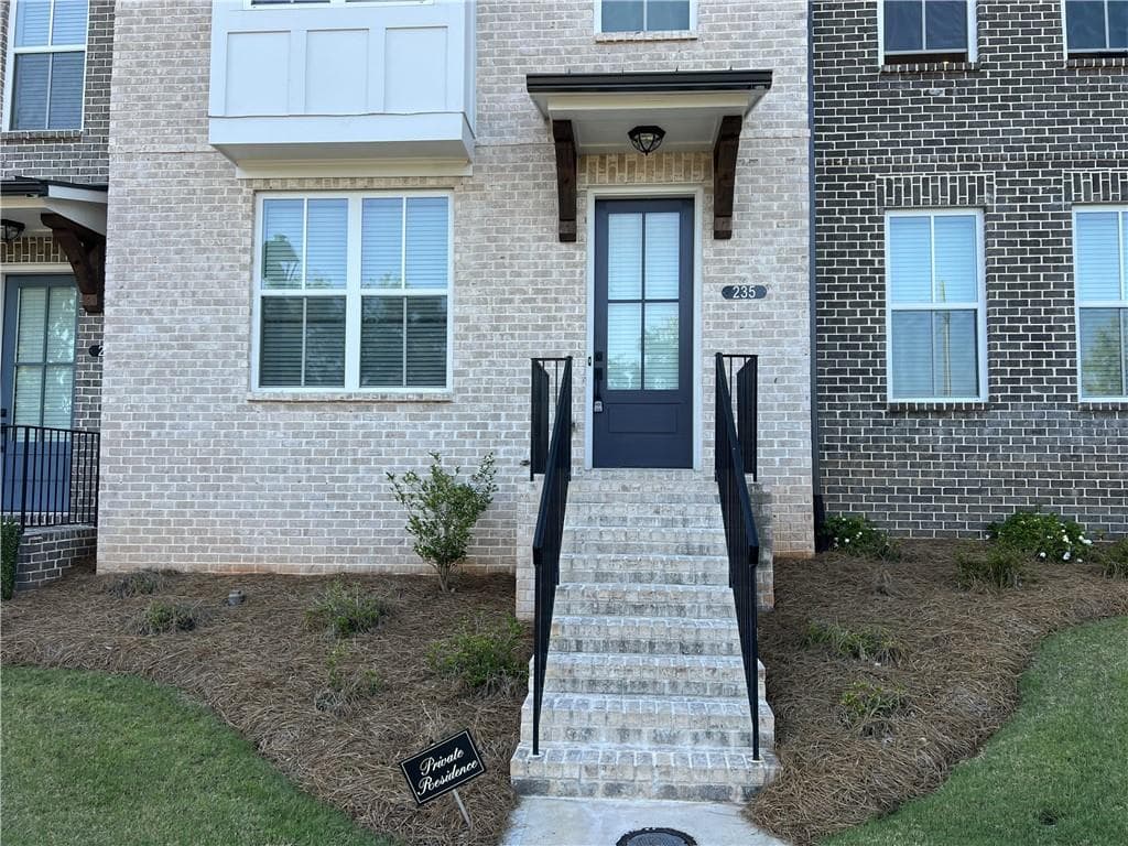 3 bedroom, 4 bathroom, 2,058 sq ft townhouse for rent at 235 Sims Park Place, Suwanee, GA 30024 for $2,900 a month — photo 2