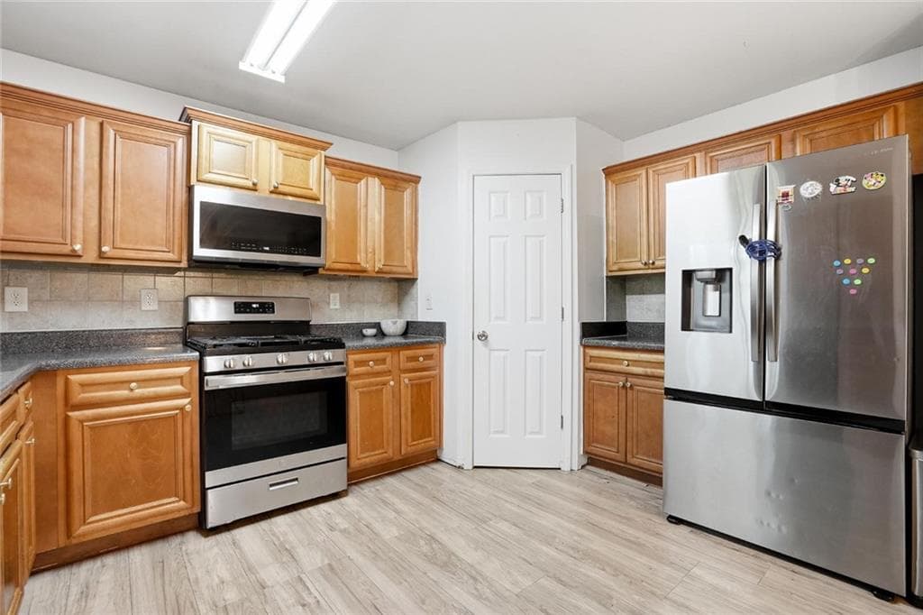 4 bedroom, 3 bathroom, 2,760 sq ft single family residence for sale at 209 Randy Way, Dallas, GA 30132 — photo 8