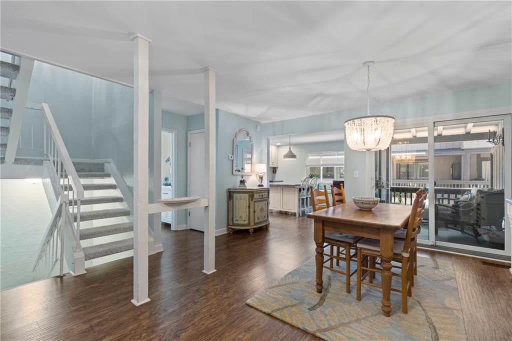 3 bedroom, 3 bathroom, 1,547 sq ft townhouse for sale at 3060 Balearic Drive, Marietta, GA 30067 — photo 4