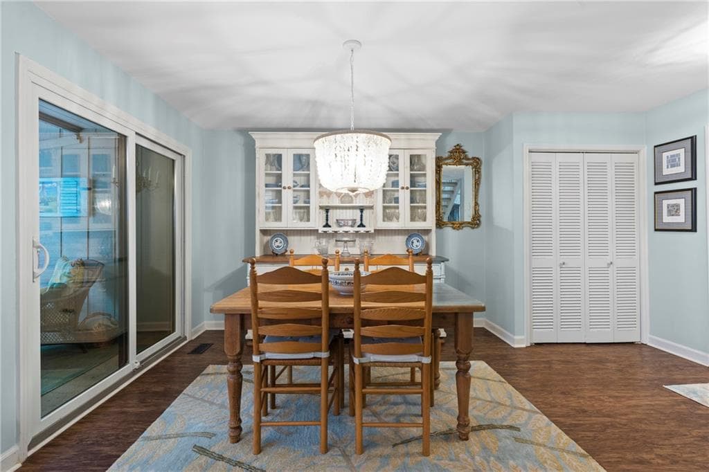 3 bedroom, 3 bathroom, 1,547 sq ft townhouse for sale at 3060 Balearic Drive, Marietta, GA 30067 — photo 5