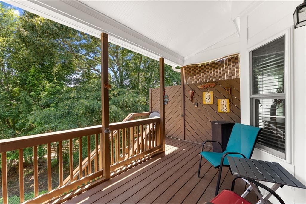 3 bedroom, 4 bathroom, 1,937 sq ft townhouse for sale at 2105 Millgate Lane, Buford, GA 30519 — photo 6