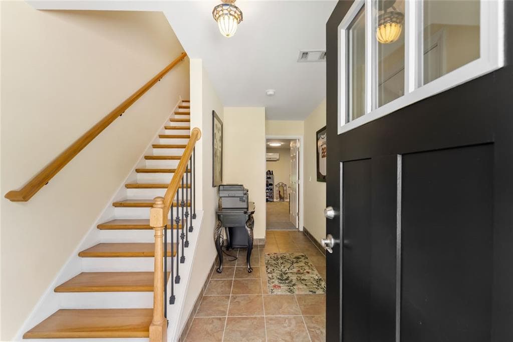 3 bedroom, 4 bathroom, 1,937 sq ft townhouse for sale at 2105 Millgate Lane, Buford, GA 30519 — photo 9