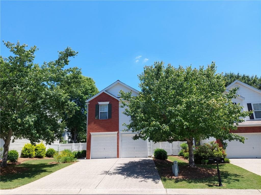 3 bedroom, 3 bathroom, 1,328 sq ft single family residence for rent at 13361 Harpley Court, Alpharetta, GA 30004 for $2,300 a month