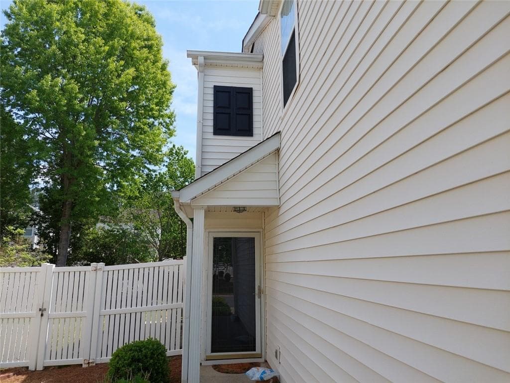 3 bedroom, 3 bathroom, 1,328 sq ft single family residence for rent at 13361 Harpley Court, Alpharetta, GA 30004 for $2,300 a month — photo 4