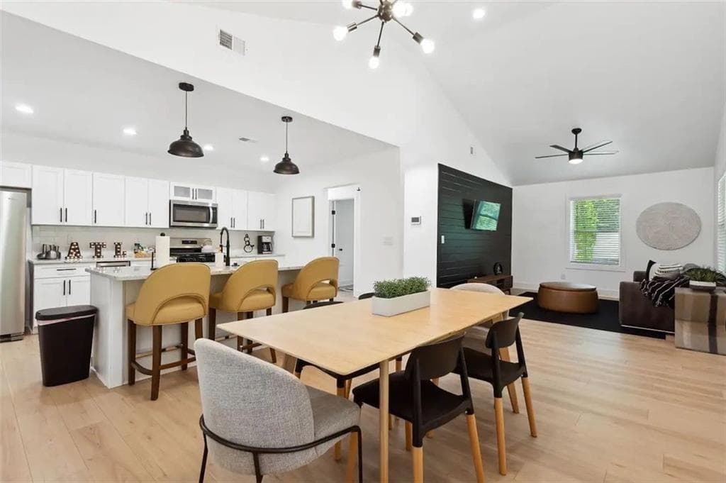 3 bedroom, 2 bathroom, 1,648 sq ft single family residence for rent at 725 Alta Place, Atlanta, GA 30318 for $2,700 a month — photo 9